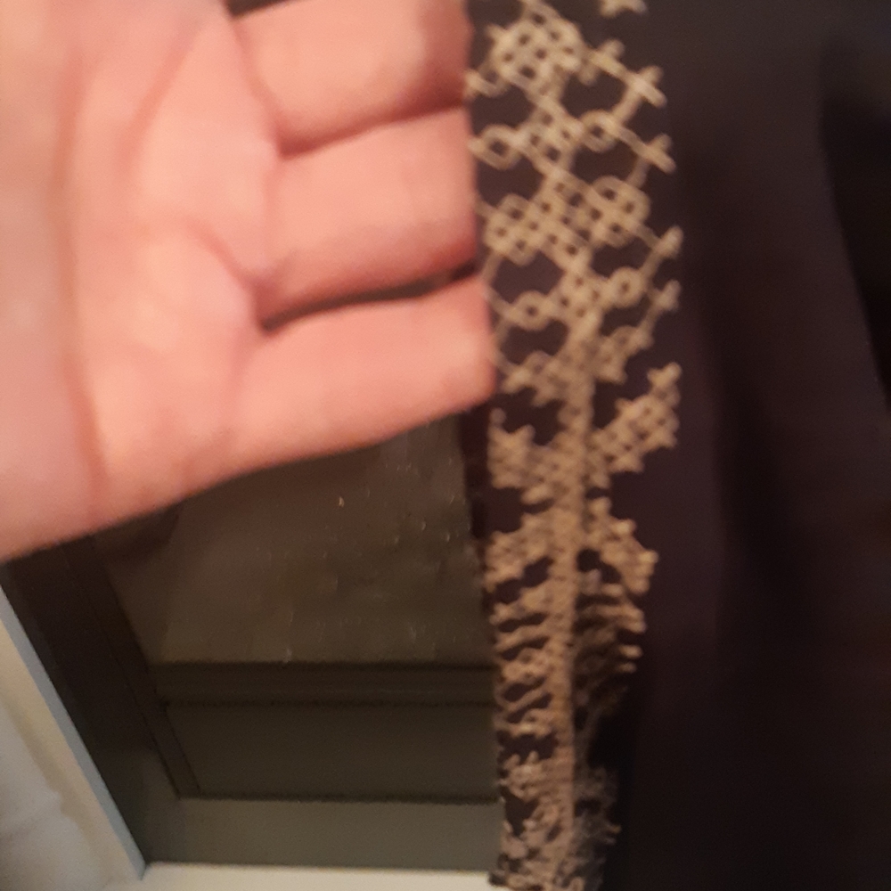 Women's Size Small( Made Large) Boho Paparazzi Black with Embroidered Detail😍 - Picture 5 of 10